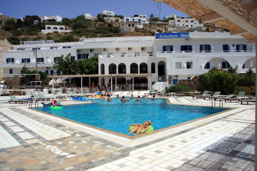 Armadoros Hotel / Ios Backpackers Eksteriør billede