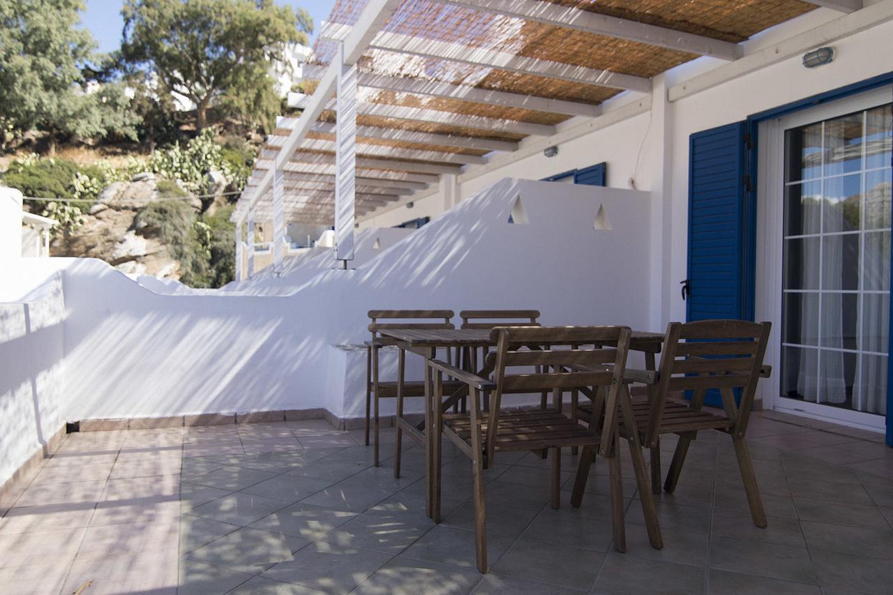 Armadoros Hotel / Ios Backpackers Eksteriør billede
