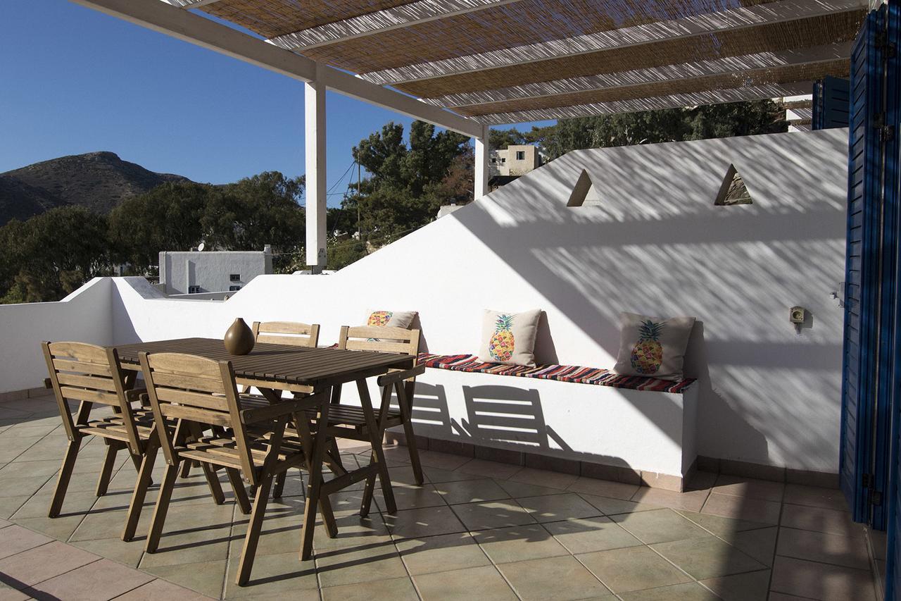 Armadoros Hotel / Ios Backpackers Eksteriør billede