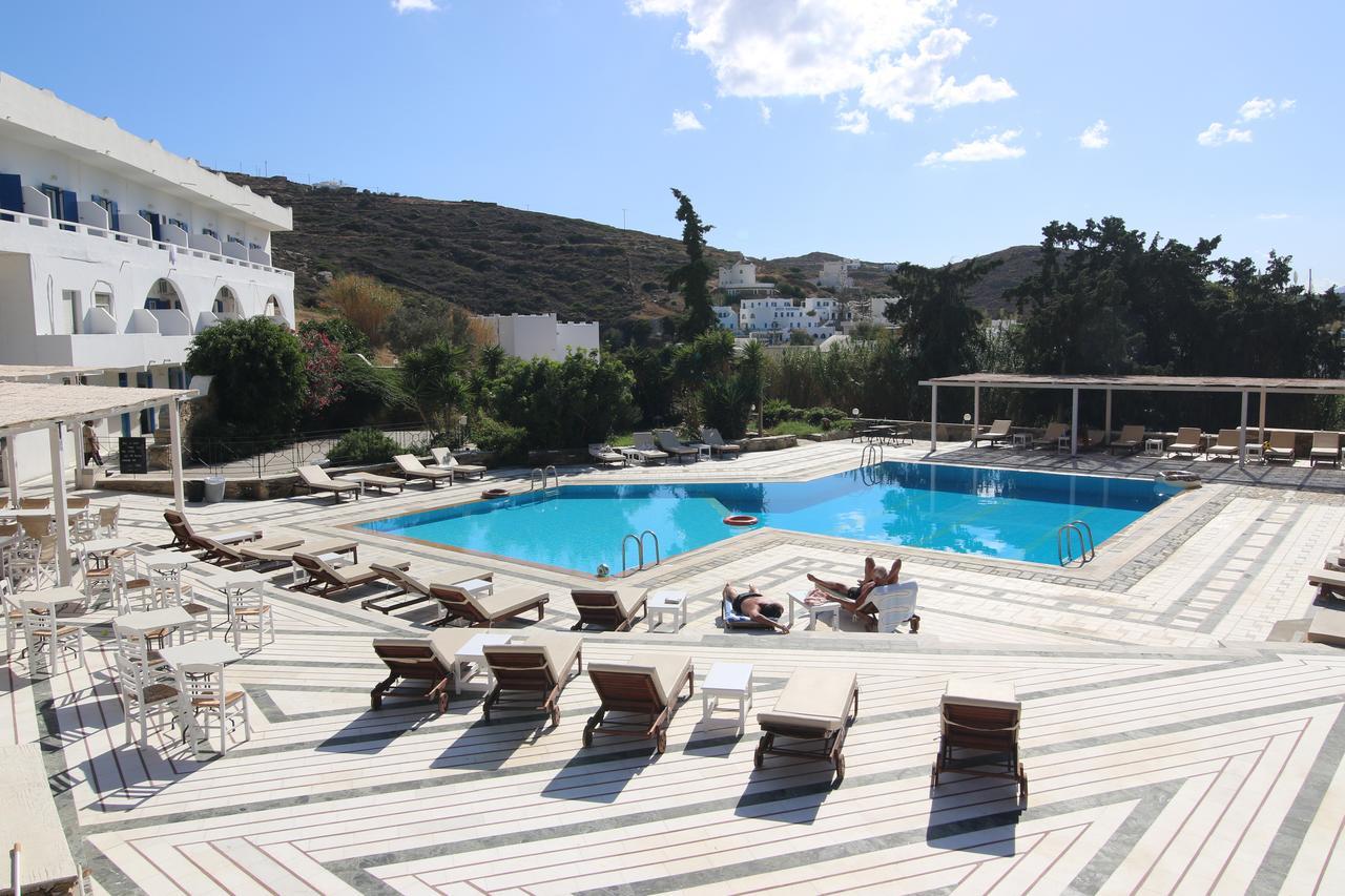 Armadoros Hotel / Ios Backpackers Eksteriør billede