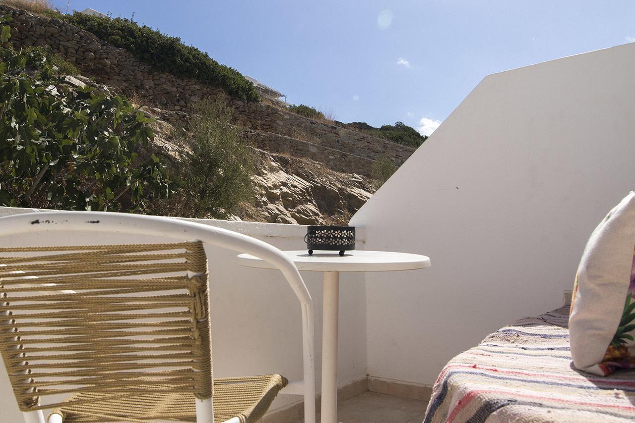 Armadoros Hotel / Ios Backpackers Eksteriør billede