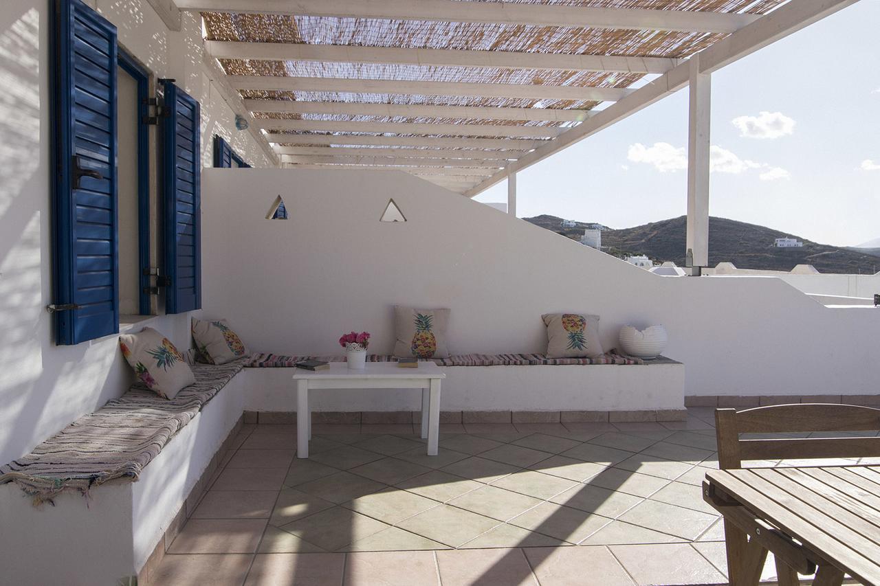 Armadoros Hotel / Ios Backpackers Eksteriør billede