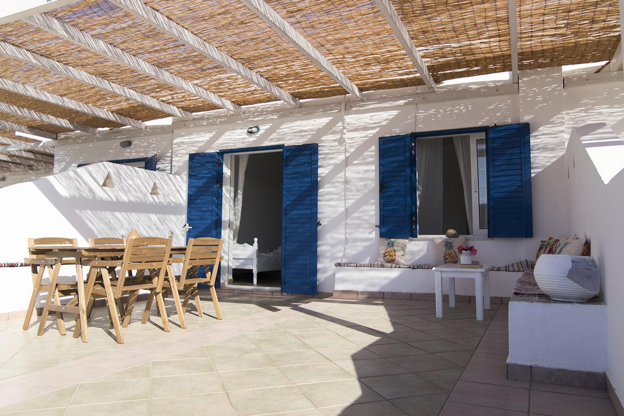 Armadoros Hotel / Ios Backpackers Eksteriør billede